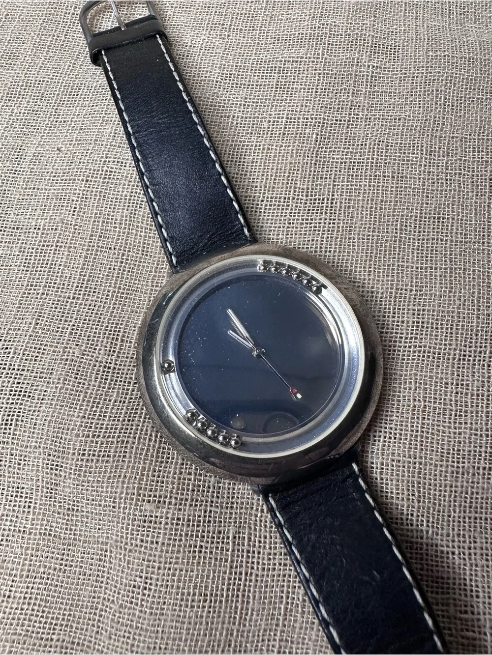 Minimalist Mirror Finish Timepiece Dynamic Movement Fidget Watch